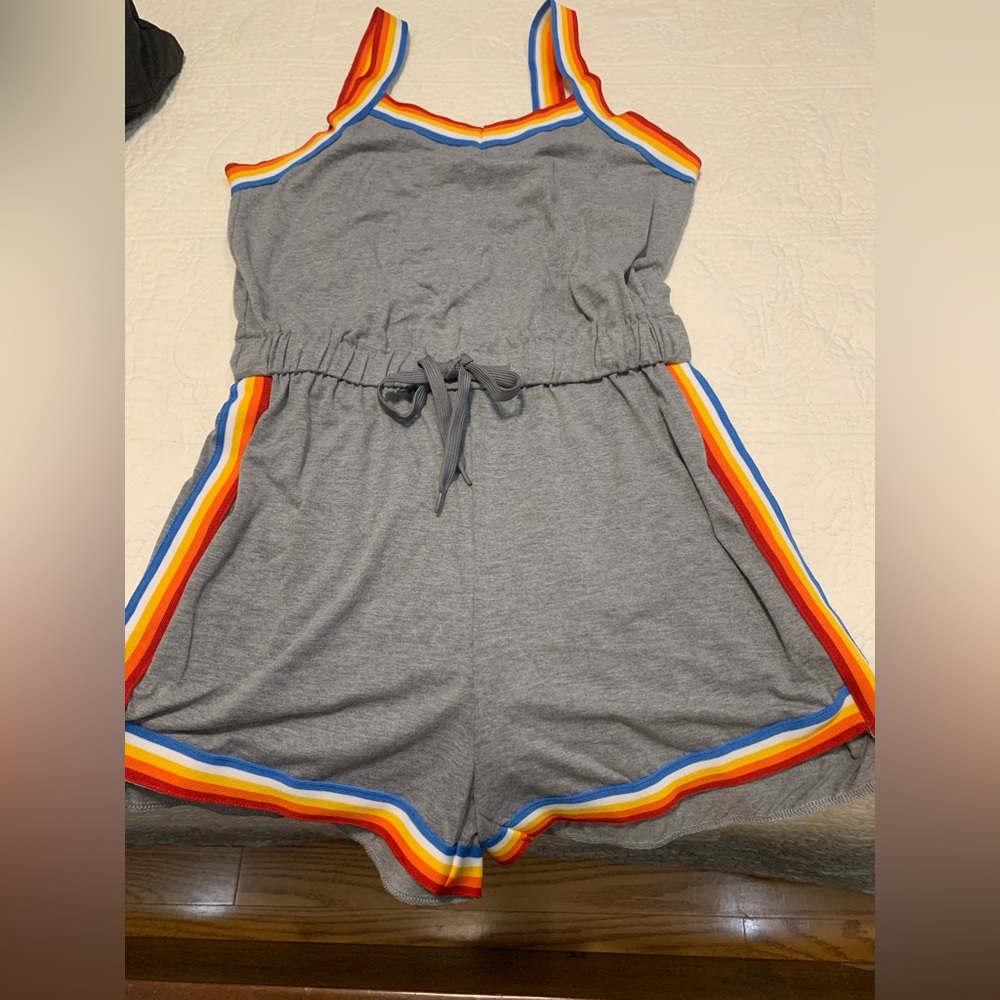 Milumia NWT Grey Jumper Romper Striped Rainbow Red Orge Yelw Wh Blu Size Small